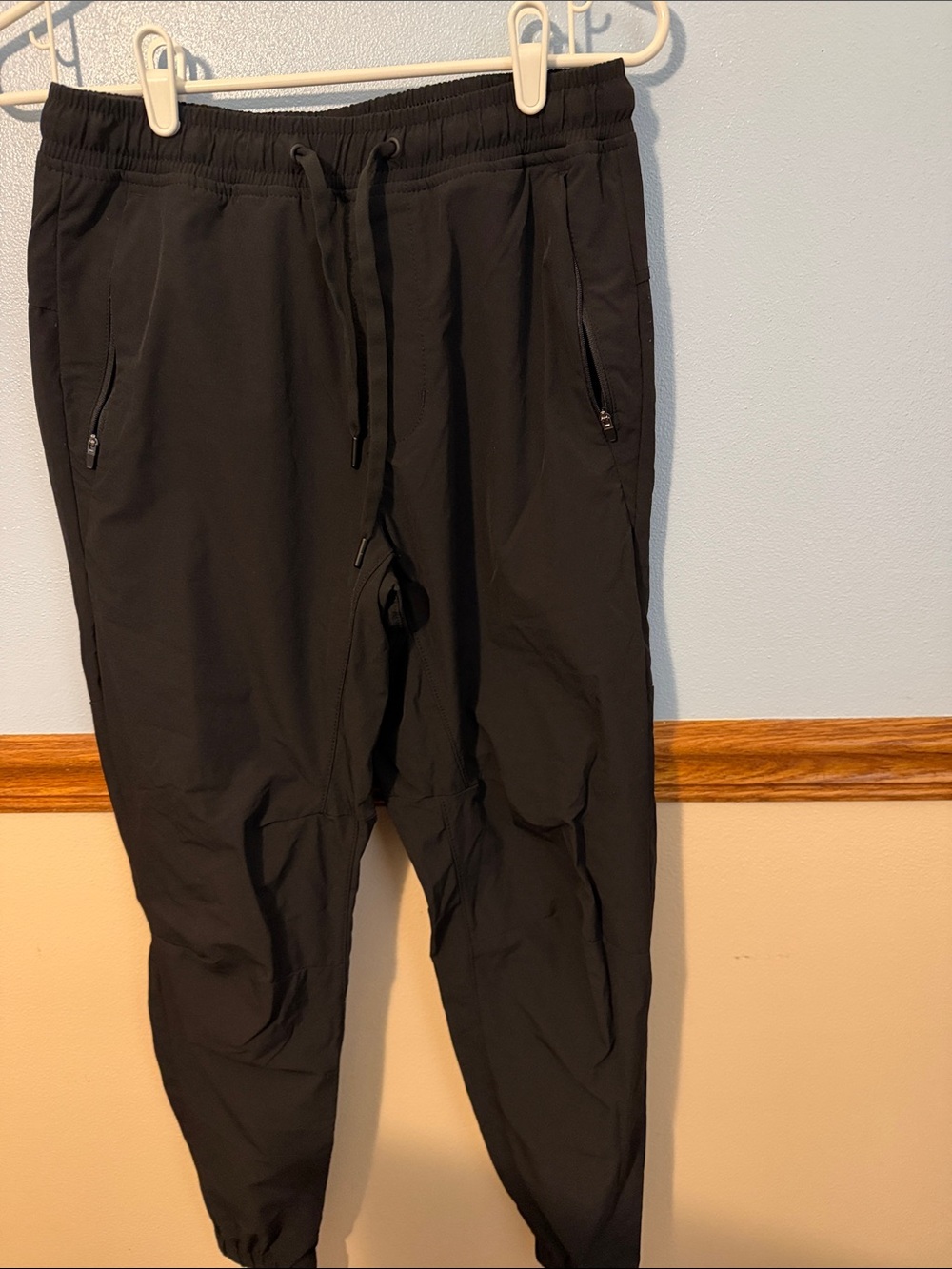American Eagle Outfitters Black Jogger Sweatpants with Zip Pockets Men’s XS